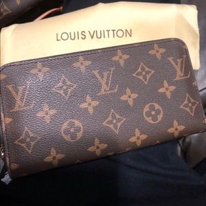 Louis Vuitton Hand Wallet